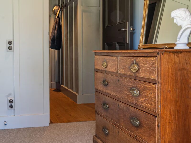 earnscleugh_castle_central_otago_coach_house_bedroom_3_7