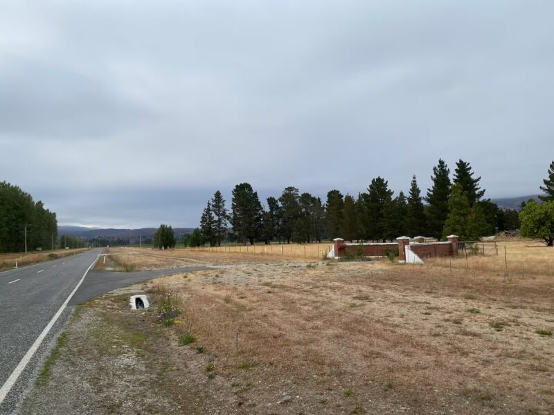 earnscleugh_castle_central_otago_coach_house_entrance_gates_13