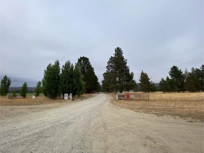 earnscleugh_castle_central_otago_coach_house_entrance_gates_28