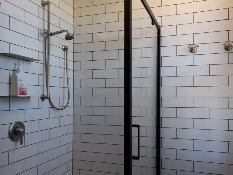 earnscleugh_castle_central_otago_coach_house_full_bathroom_17
