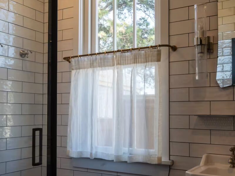earnscleugh_castle_central_otago_coach_house_full_bathroom_26