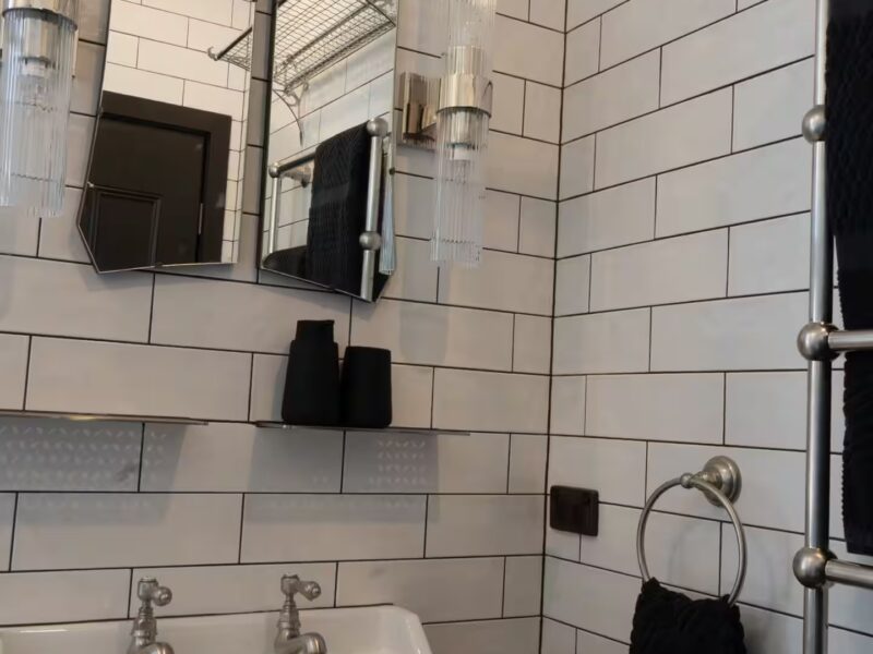 earnscleugh_castle_central_otago_coach_house_full_bathroom_4