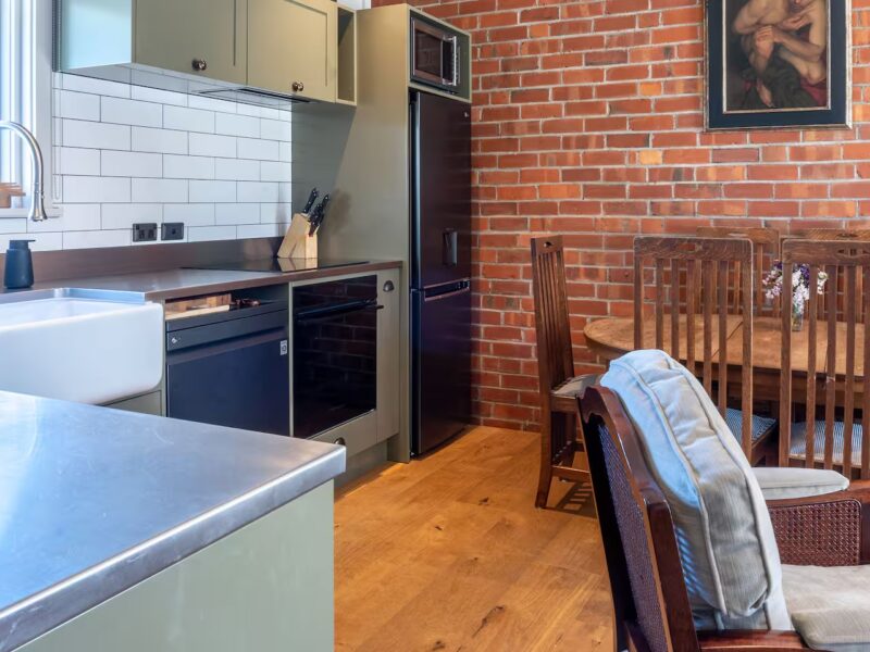 earnscleugh_castle_central_otago_coach_house_living_area_22