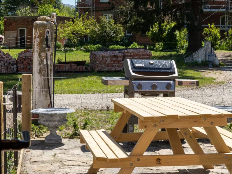 earnscleugh_castle_central_otago_coach_house_patio_15